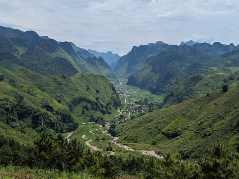 Bull Motorbikes and Tours-Ha Giang必去景点