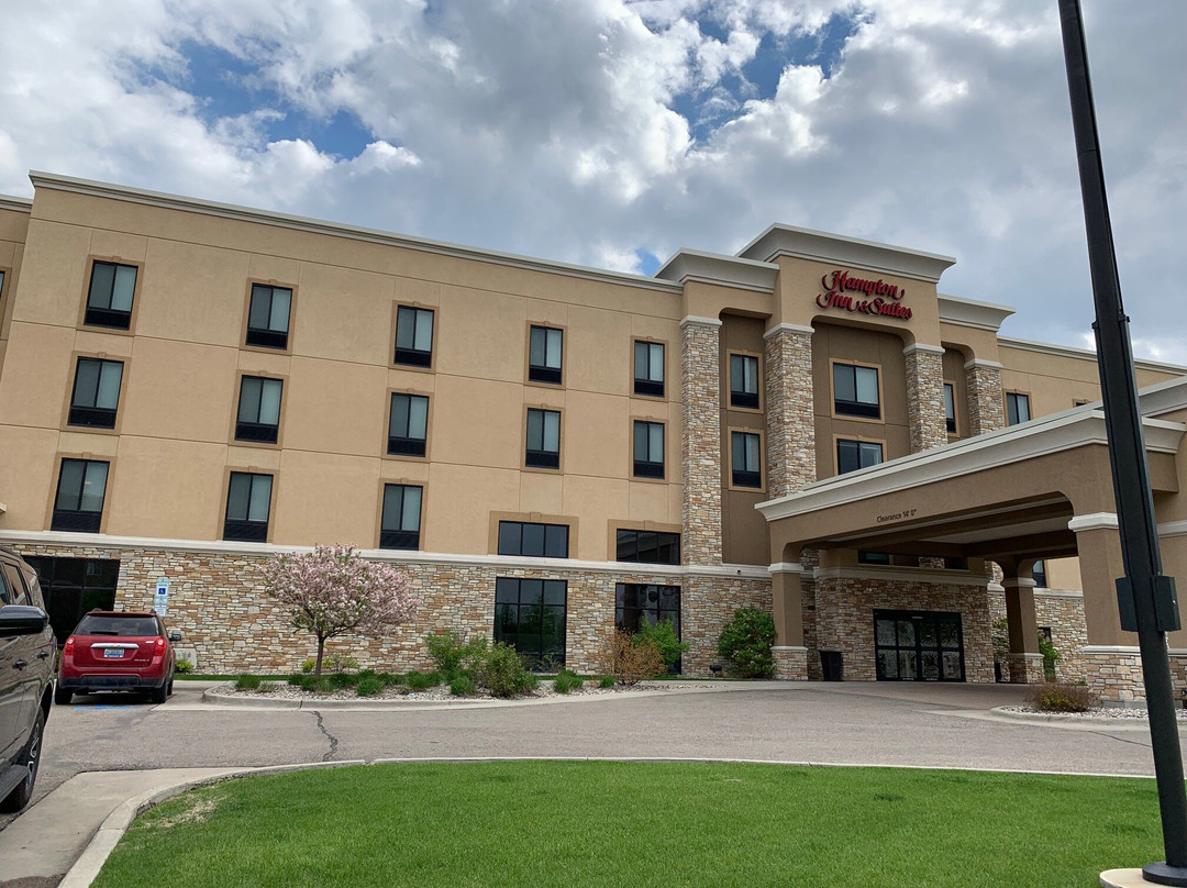 Hampton Inn & Suites Grand Forks主图