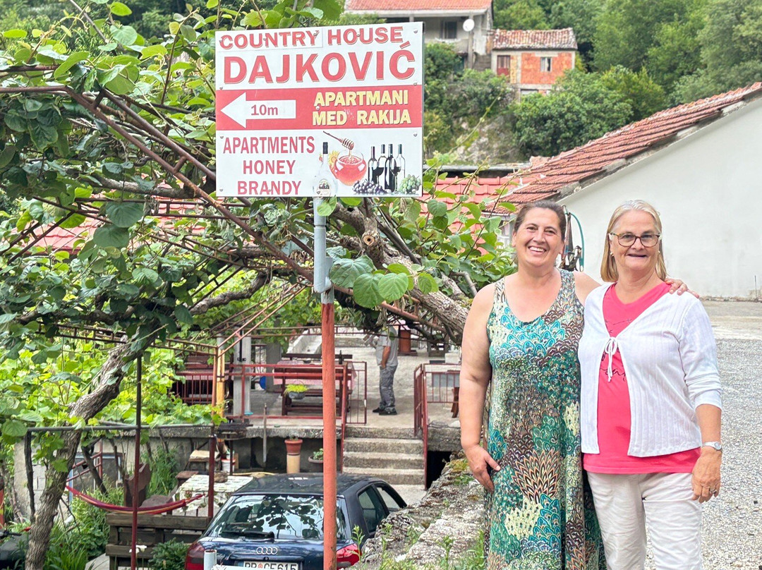 Country House Dajkovic-维尔巴札拉必去景点