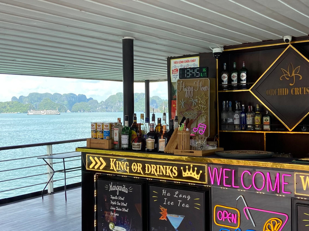 Halong Bay Cruises-下龙湾必去景点