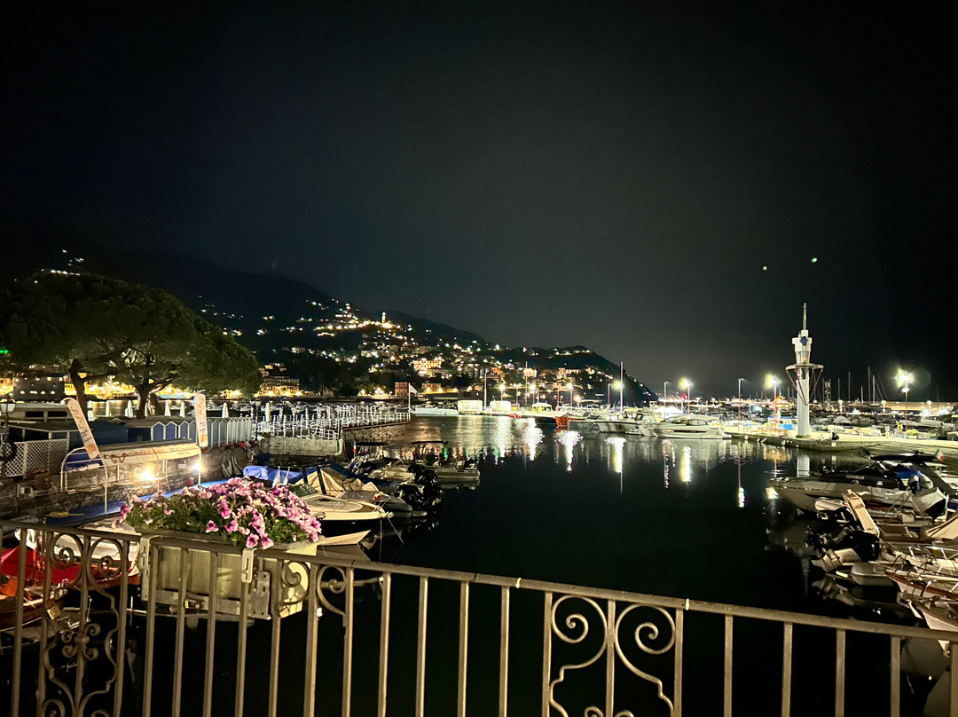 欧洲设计1877温泉酒店主图