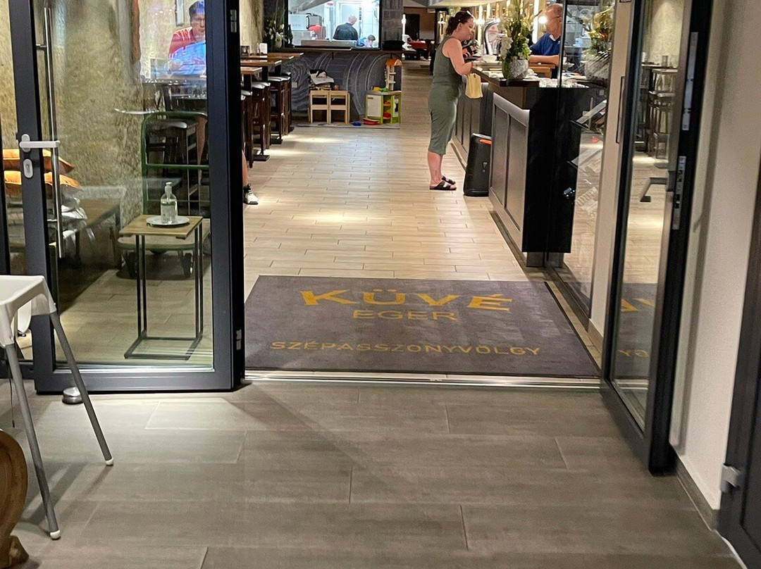 Küvé Bisztró És Borbár
