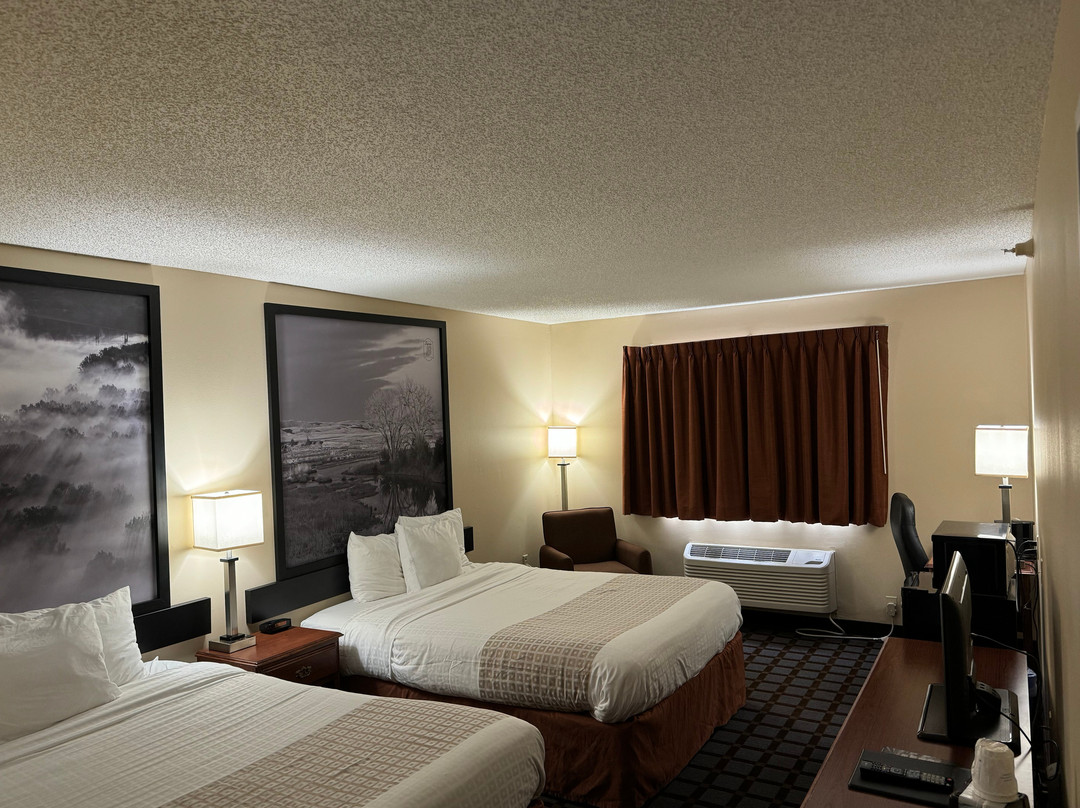 Super 8 by Wyndham Mason City主图