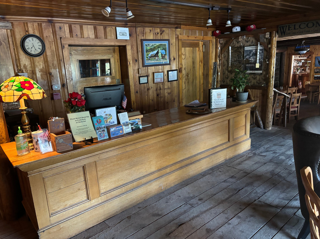 The Twin Lakes Inn主图