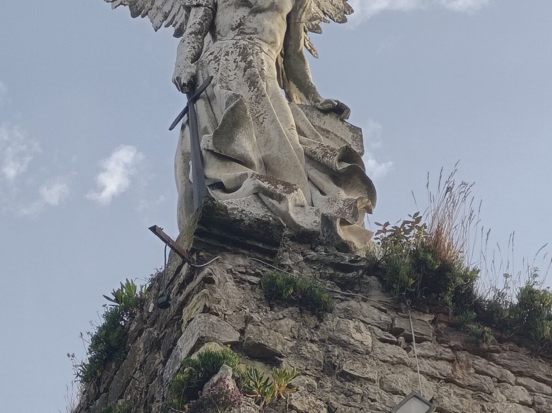 Cementerio de Comillas-科米利亚斯必去景点