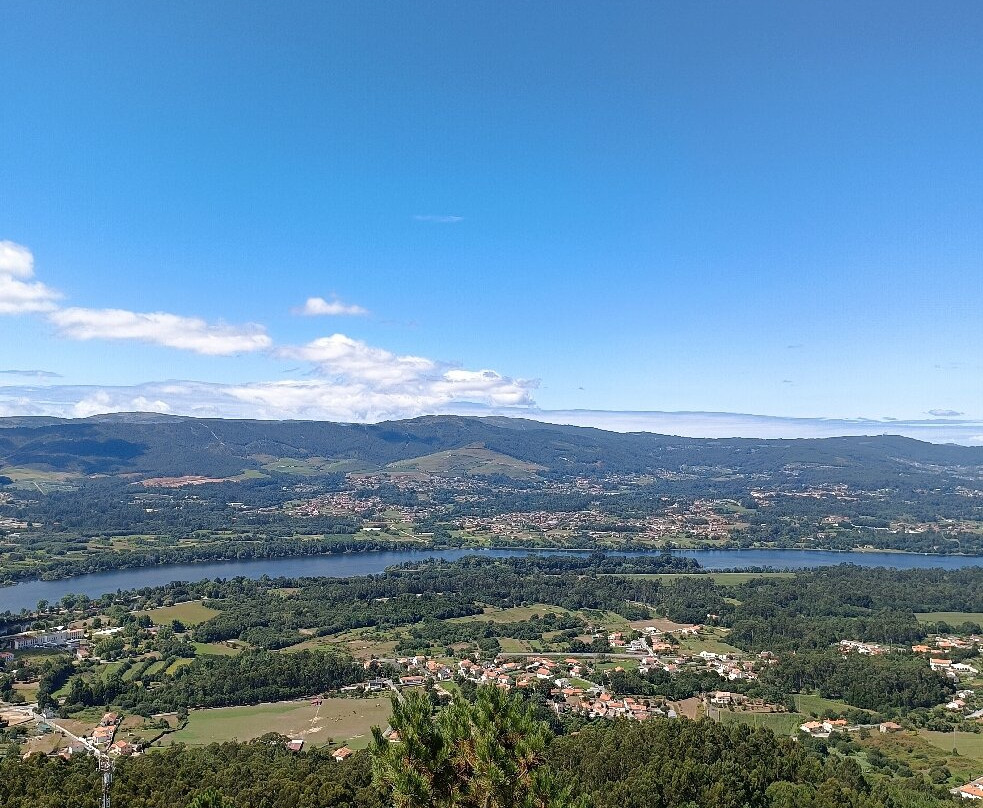 Miradouro e Baloiço Do Cervo景点图片