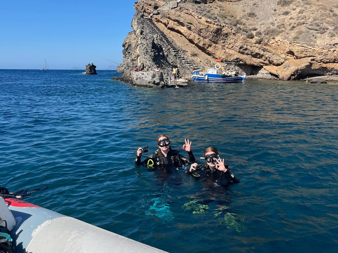 Caldera Diving Center-佩里沃罗必去景点