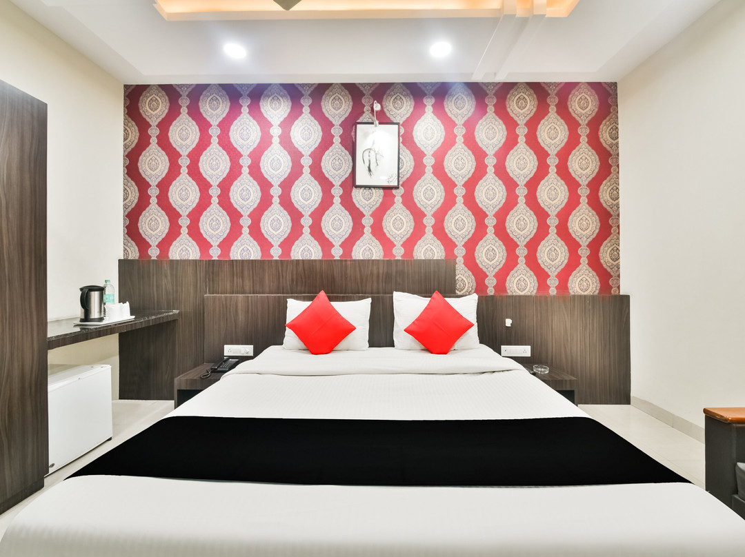 Hotel Flowers Inn主图