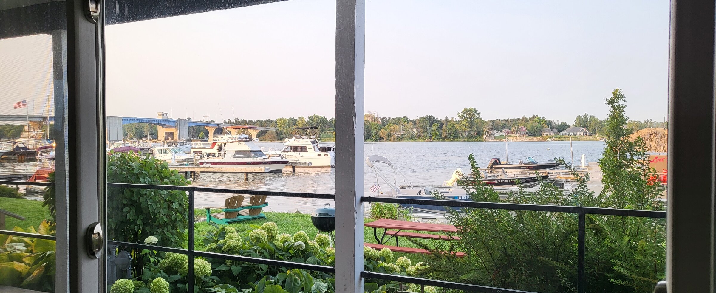 Snug Harbor Inn-官方