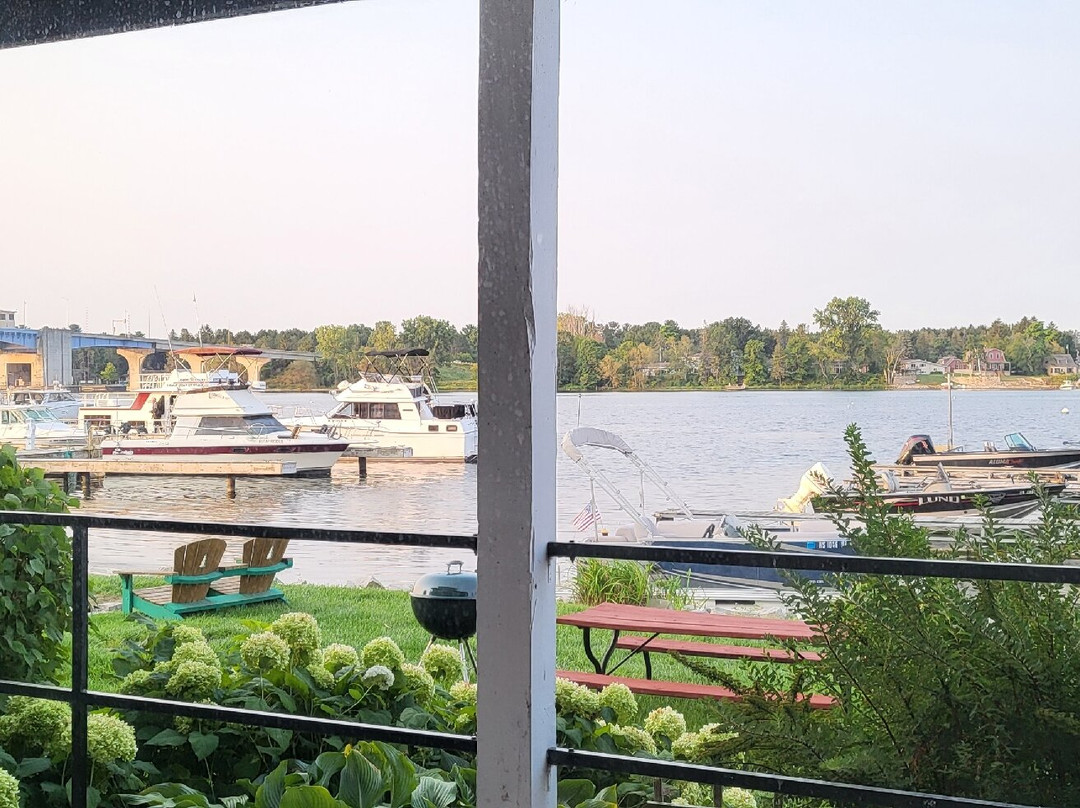 Snug Harbor Inn主图