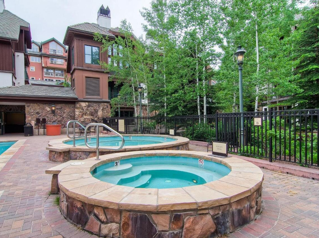Villa Montane Townhomes by East West Hospitality