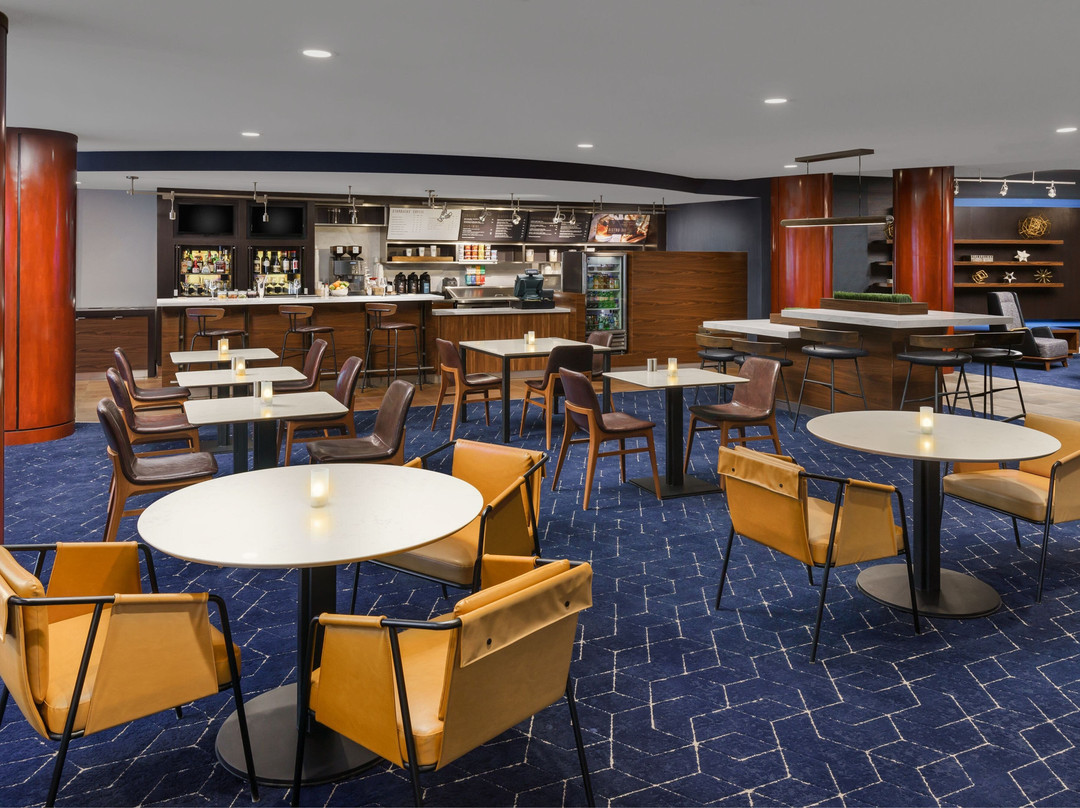 哈特福德顿万怡酒店主图