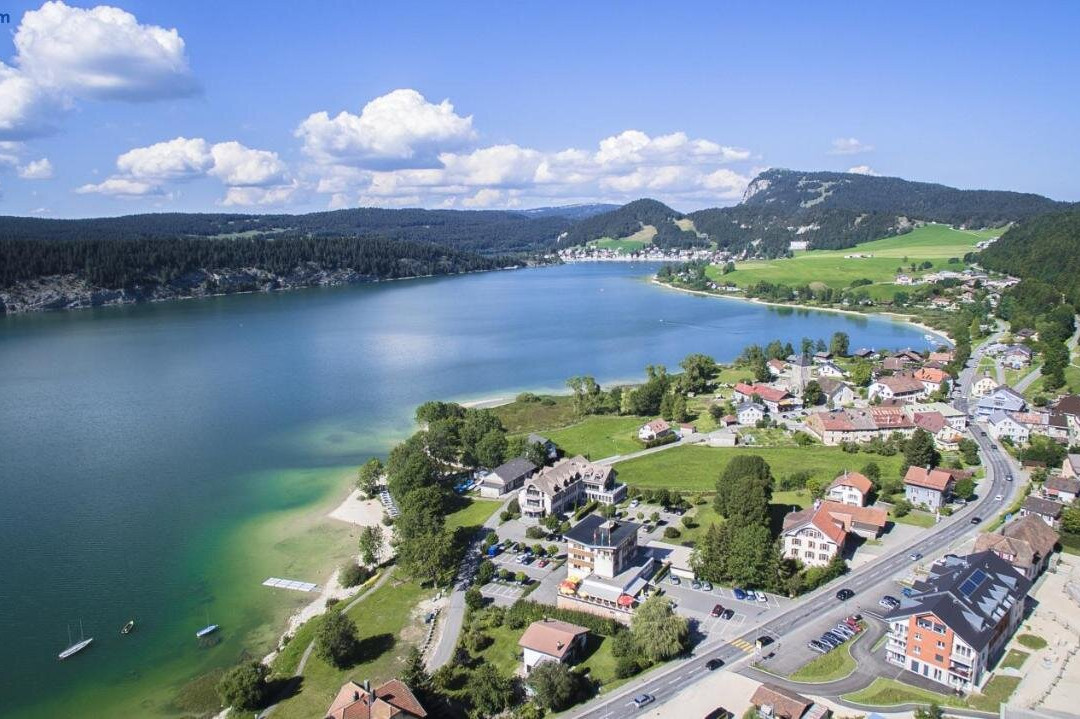 紫胶湖旅馆