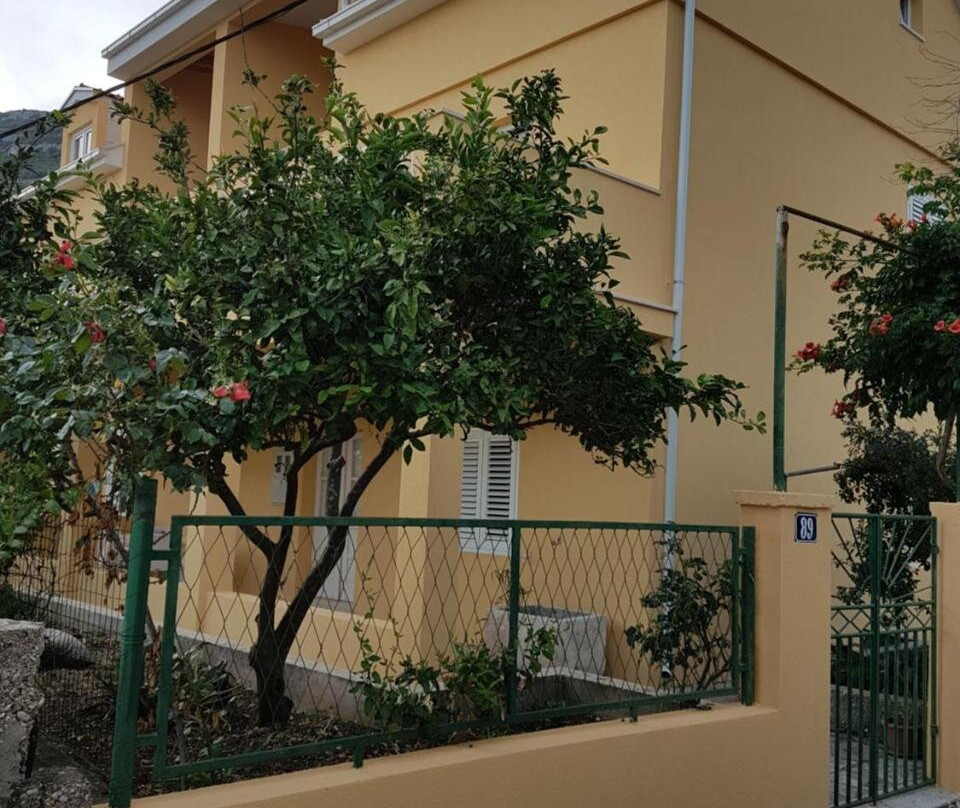 Apartments Viganj
