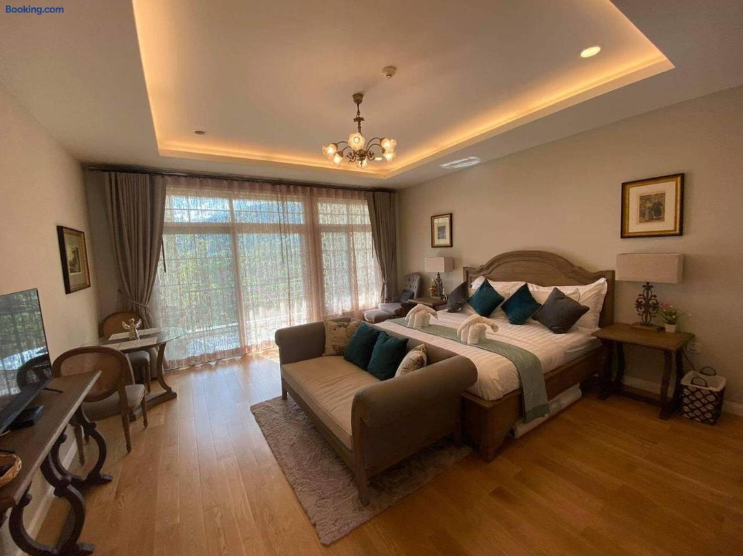The Castell Condo by Nutthiwan Room 912 and 921