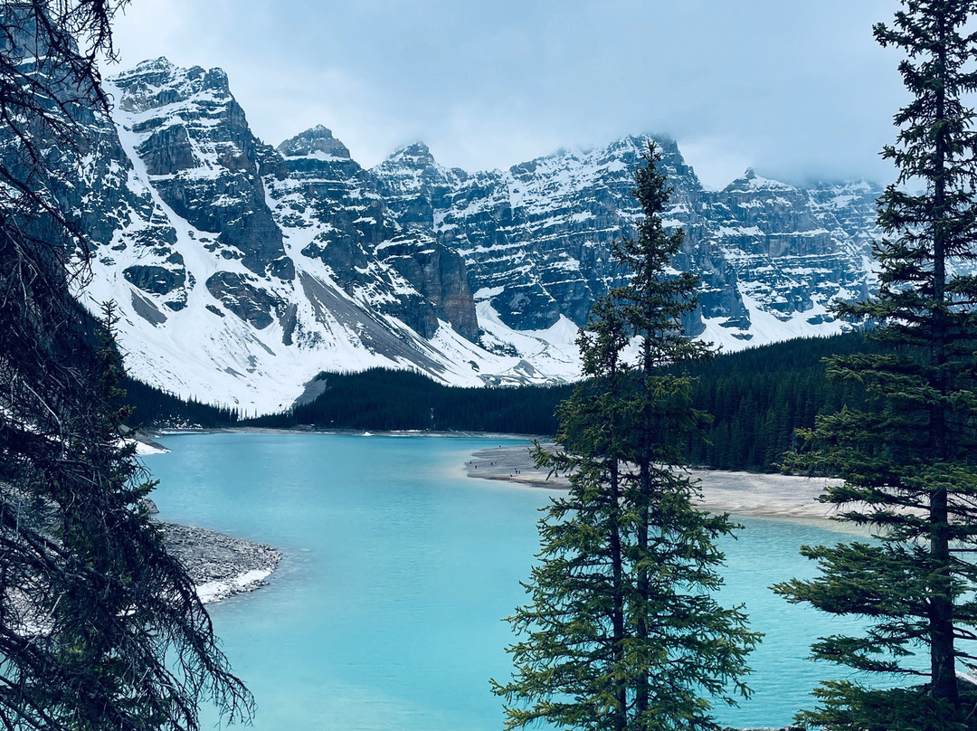 Moraine Lake Rockpile Trail景点图片