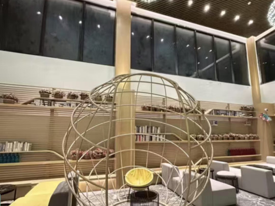 上海滴水湖假日酒店主图