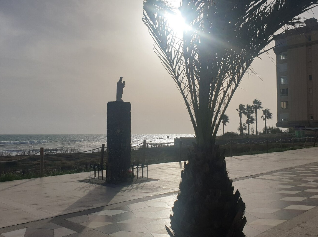Escultura Vírgen Del Carmen-Los Arenales del Sol必去景点