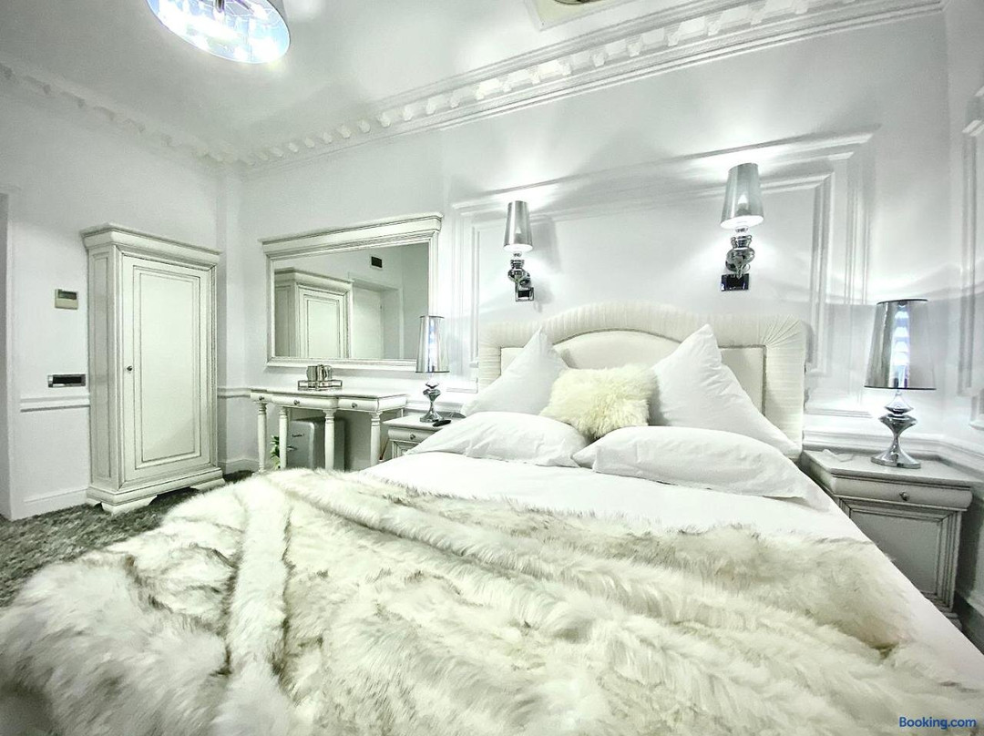 President Luxury Villa