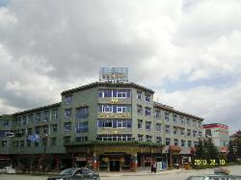 香巴拉大酒店主图