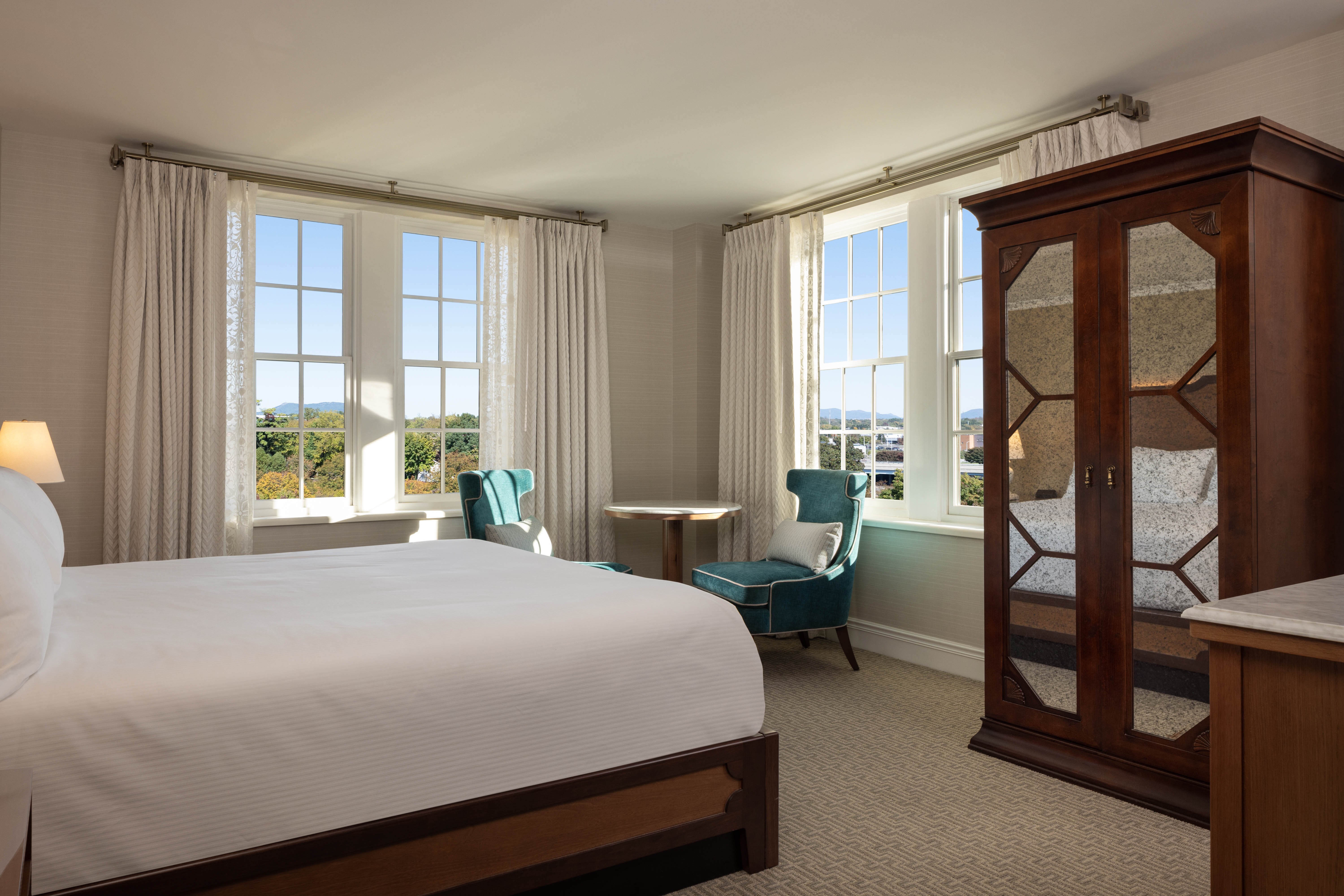 The Hotel Roanoke & Conference Center, Curio Collection By Hilton-客卧