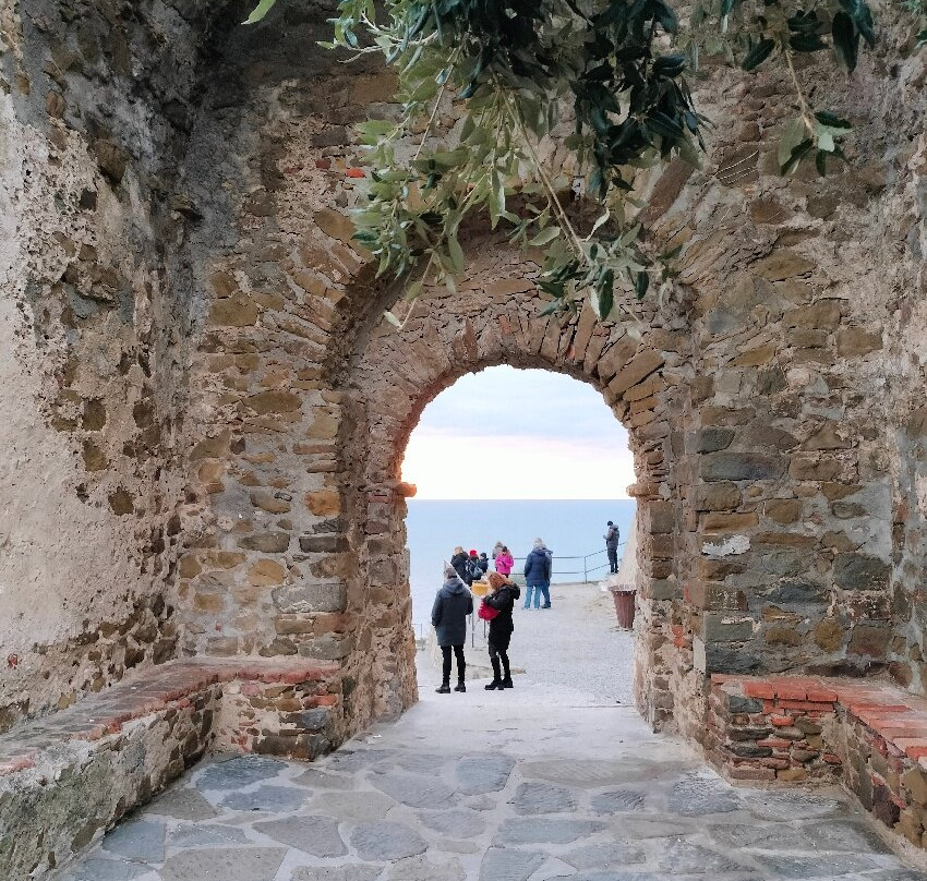 Fortezza Medievale-佩斯卡亚堡必去景点