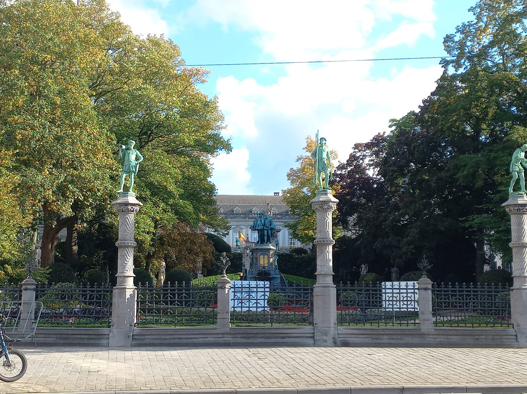 Square du Petit Sablon-布鲁塞尔必去景点