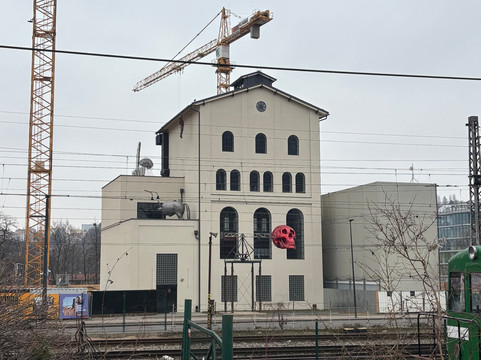 Musoleum David Černý-布拉格必去景点