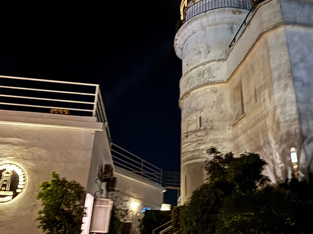 Les Mamelles Lighthouse景点图片