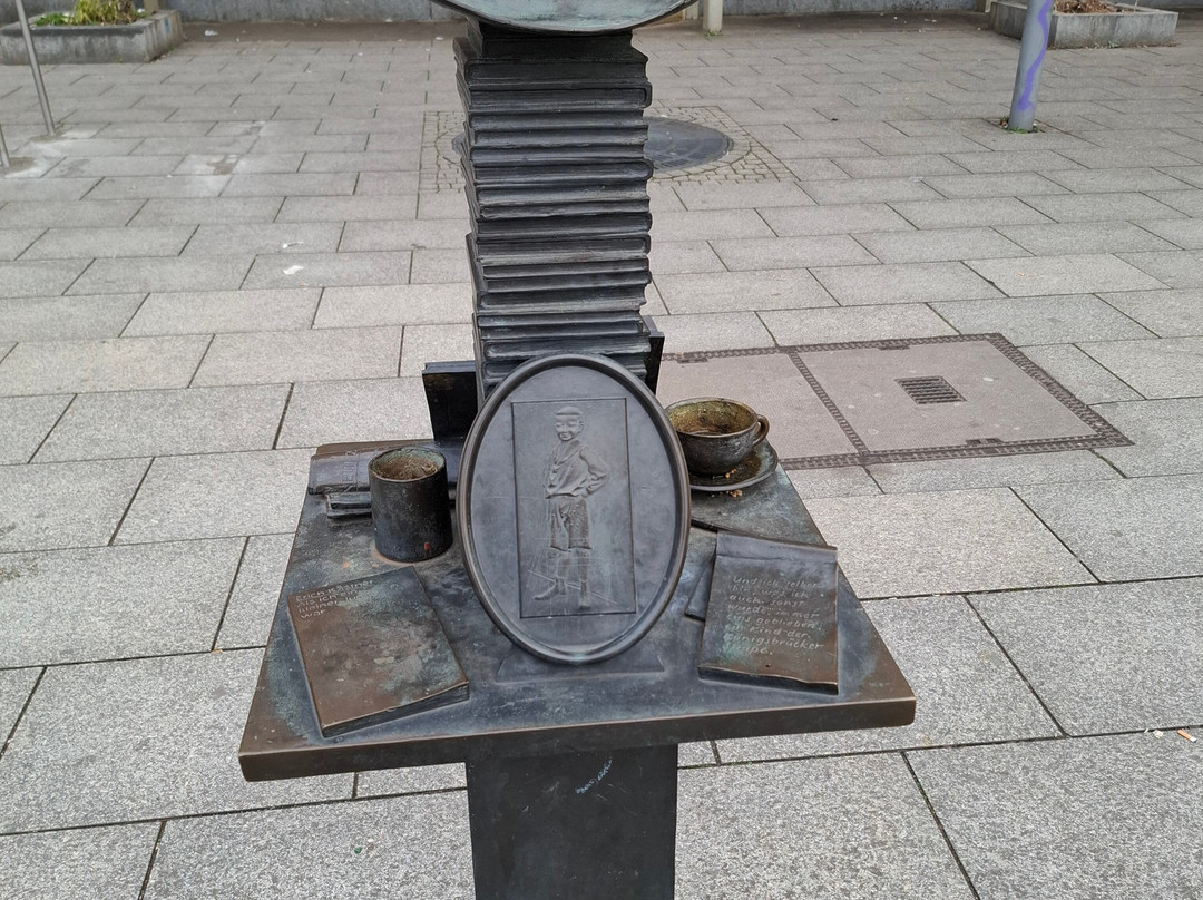 Erich Kaestner Denkmal-德累斯顿必去景点