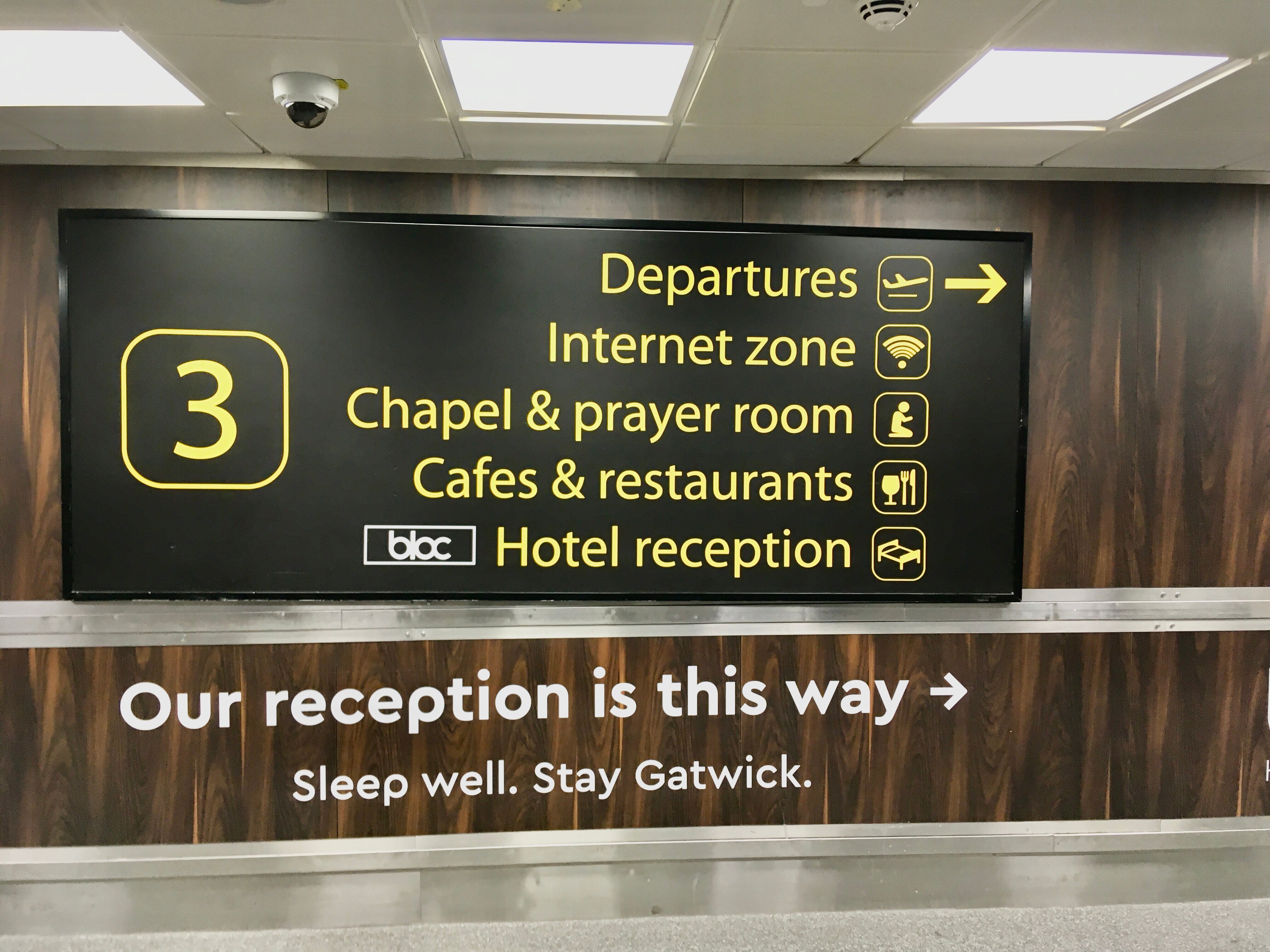 Bloc Hotel London Gatwick Airport-浴室