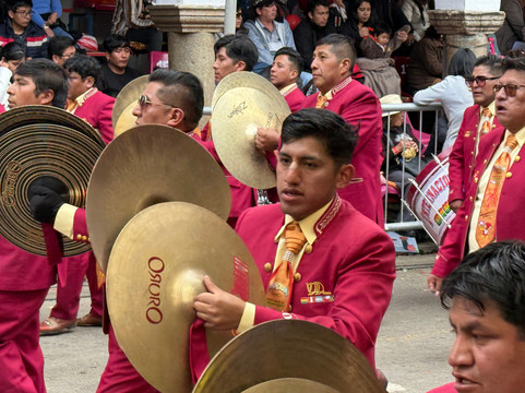 Pukina Travel-拉巴斯必去景点