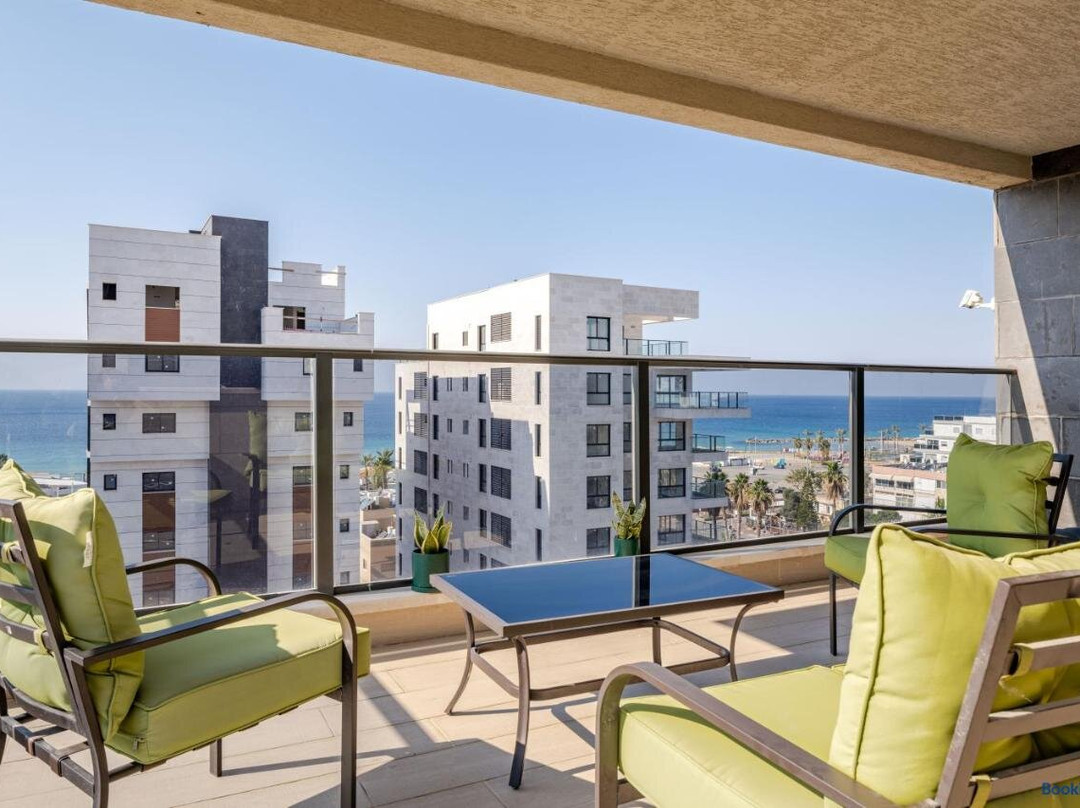 Balfour Sea View City Center