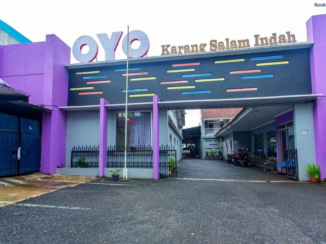 OYO 3042 Griya Karangsalam Indah