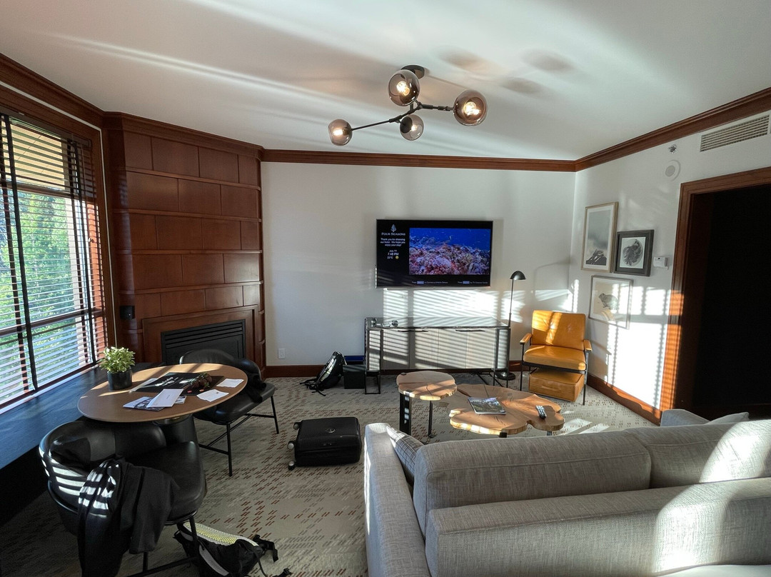 惠斯勒四季度假酒店主图