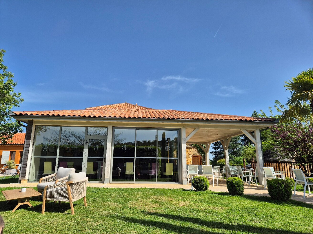 勒马斯 卡斯特酒店主图