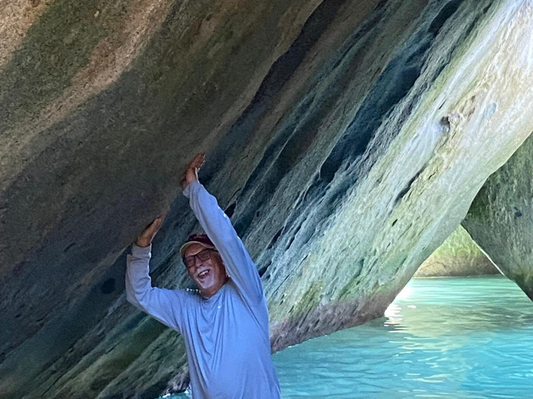 The Catamaran Company Charters-托土拉必去景点