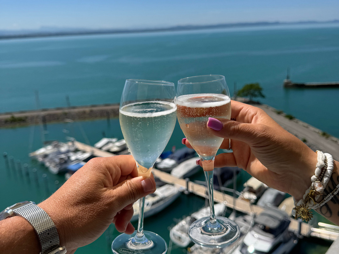 Waves Rooftop & Restaurant Sushi