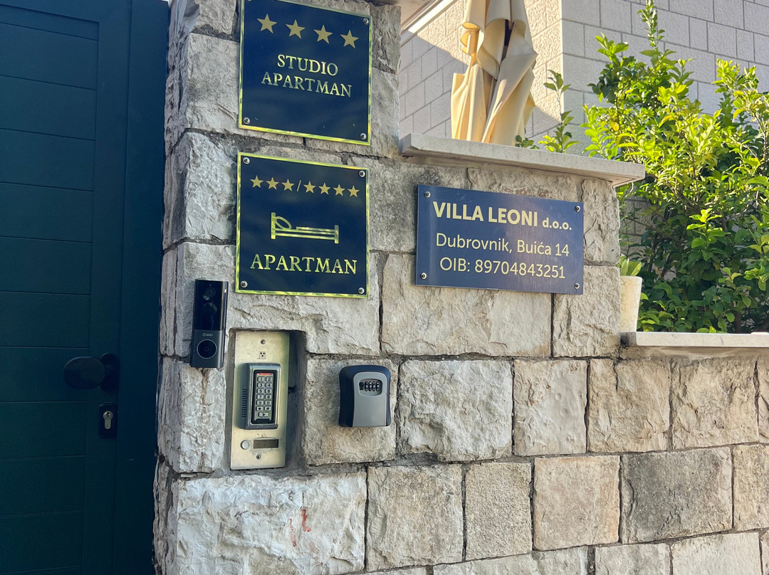 Villa Leoni Apartments主图