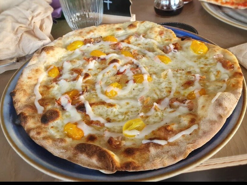 A Mano A Mano Pizzeria - Piccola Capri