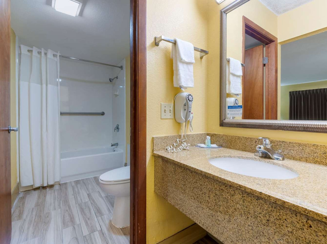 Quality Inn and Suites Mount Dora