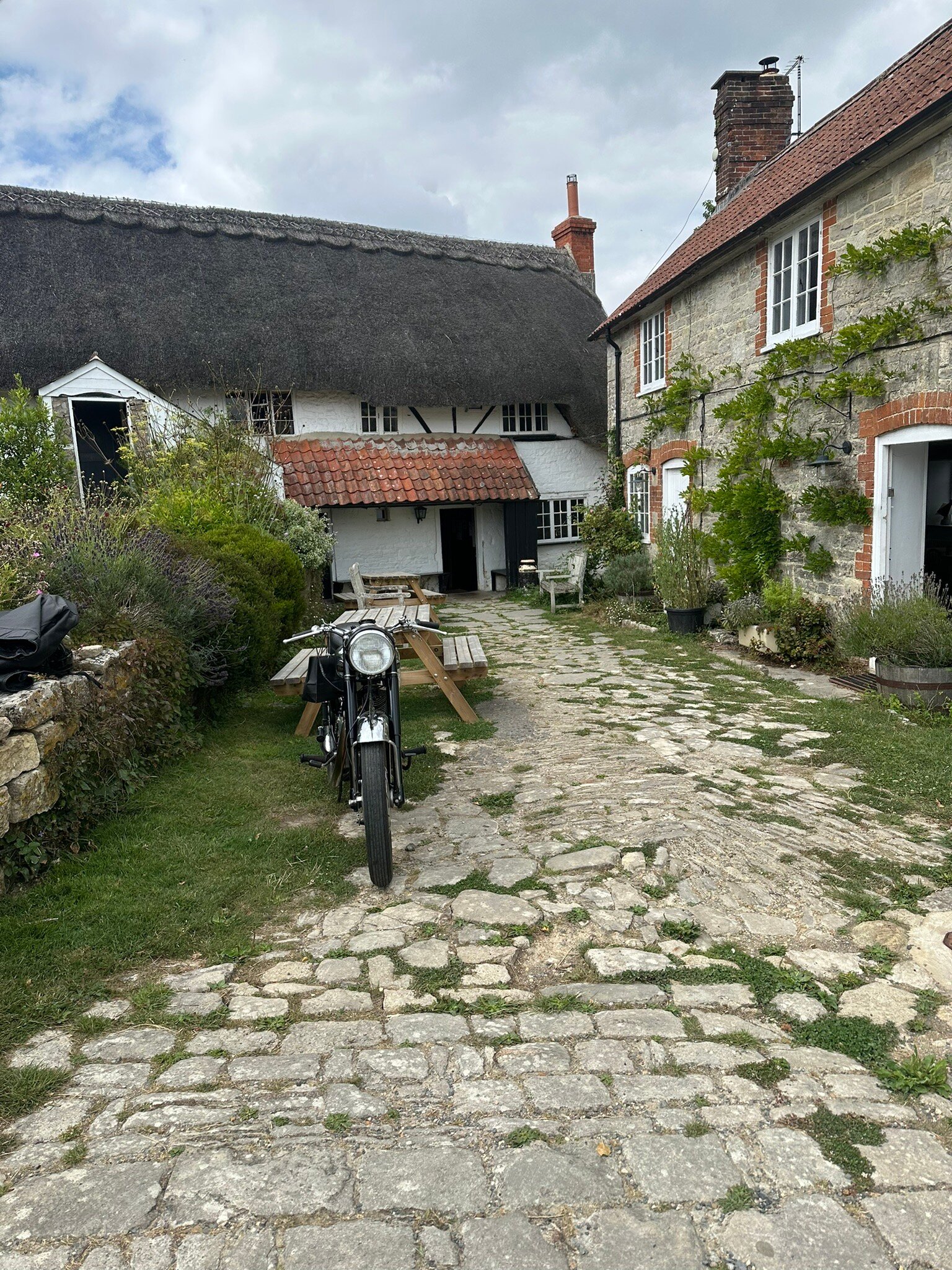 The Compasses Inn-官方