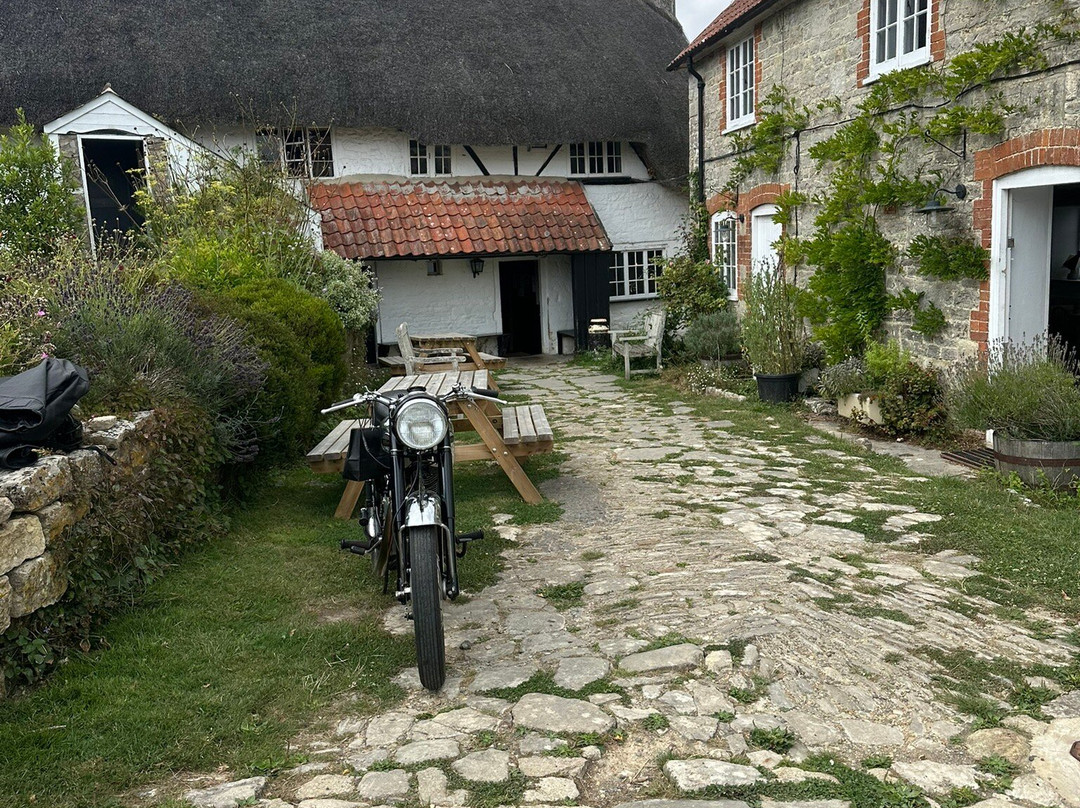 The Compasses Inn主图