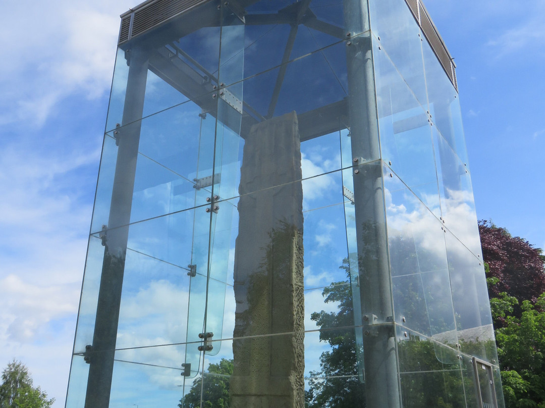 Sueno's Stone-福里斯必去景点