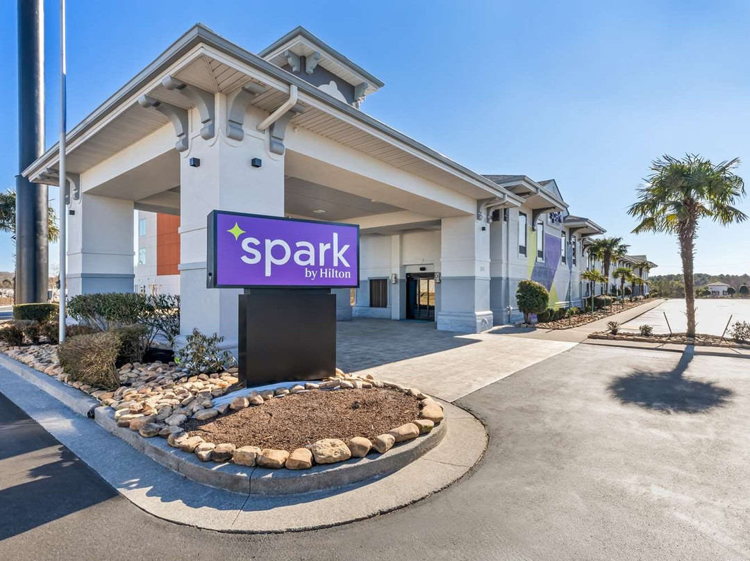 Spark by Hilton Calhoun主图