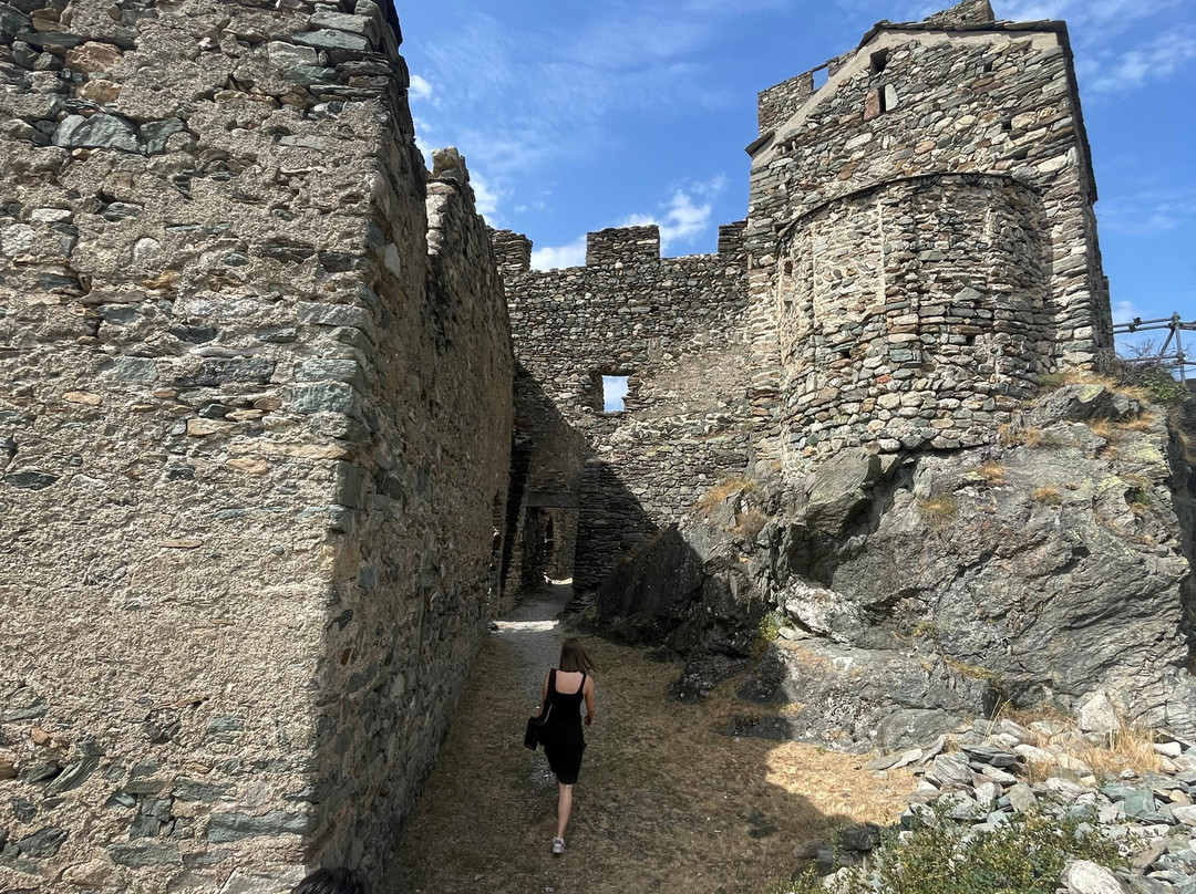Castello Di Cly-Saint-Denis必去景点
