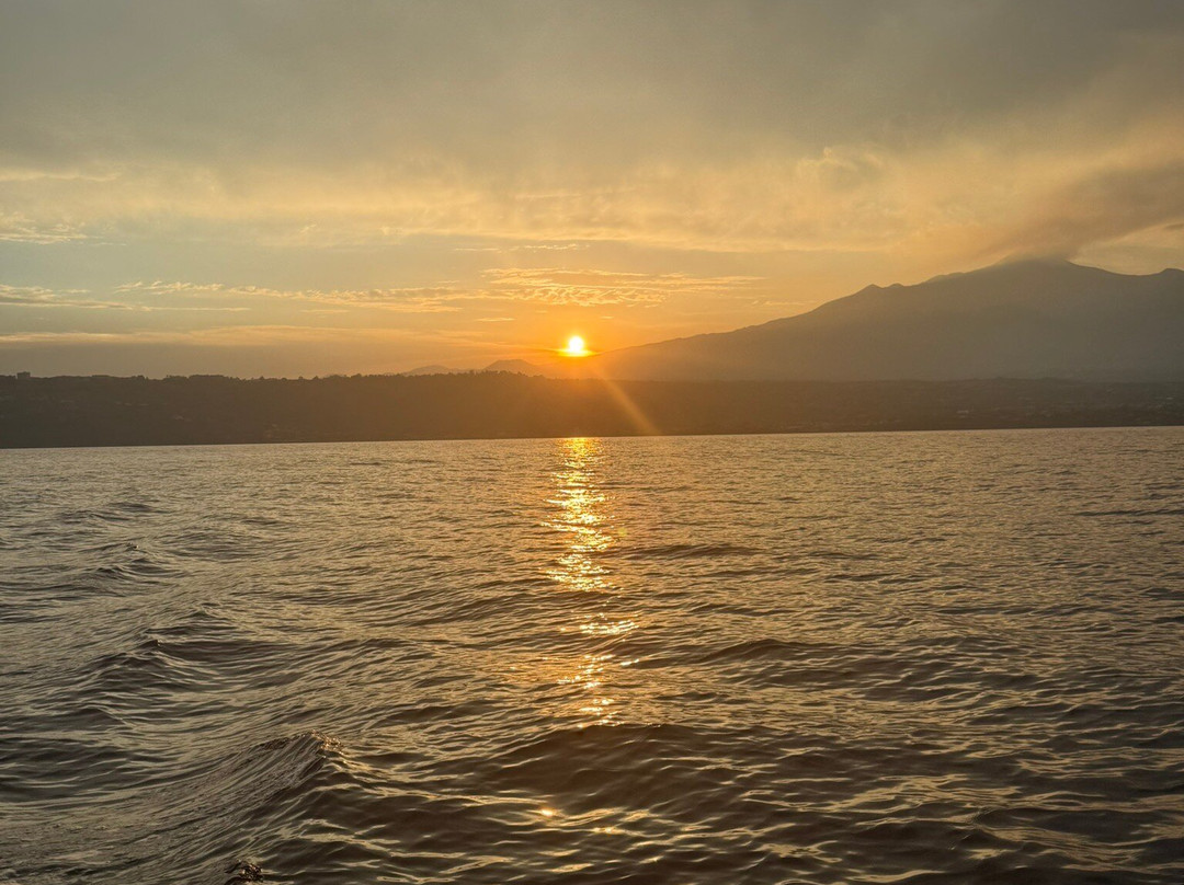 Afrodite Boat Excursions-Pozzillo必去景点