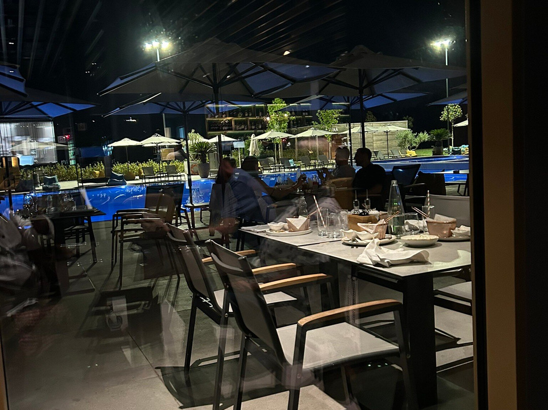 Mk Hotel Tirana主图