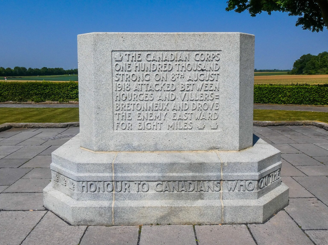 Le Quesnel Canadian War Memorial-Le Quesnel必去景点