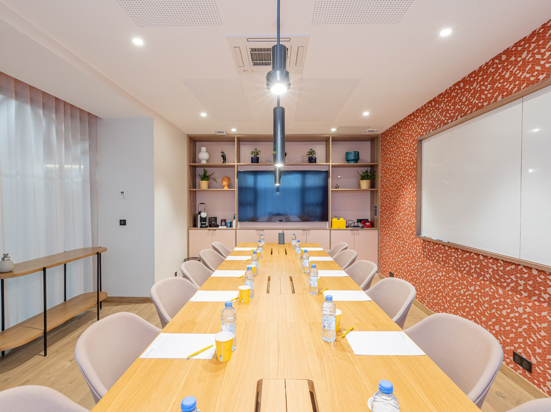 雷迪森布鲁埃克斯勒邦酒店主图